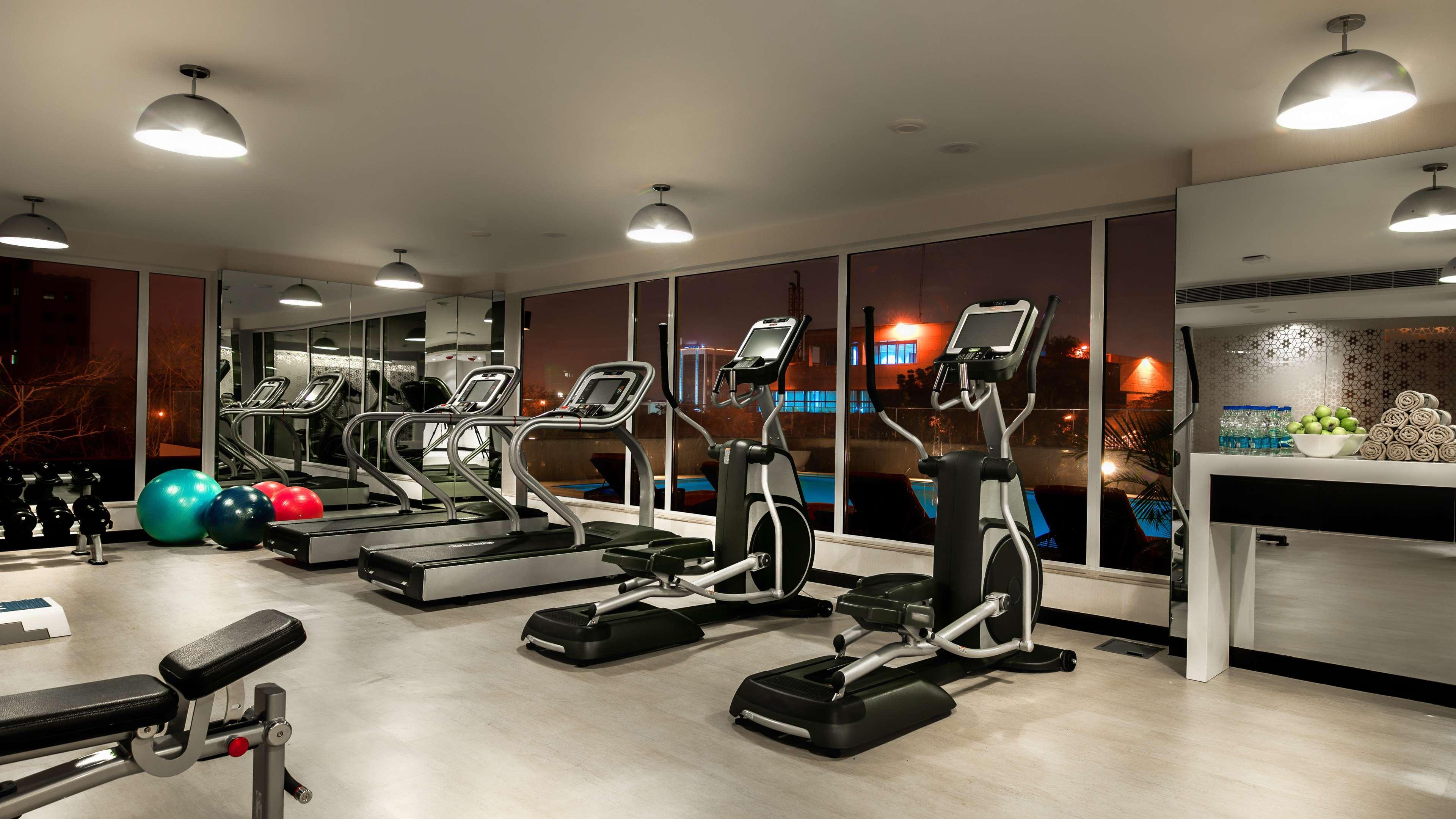 Hyatt Place Gurgaon Udyog Vihar Esterno foto A gym in a hotel