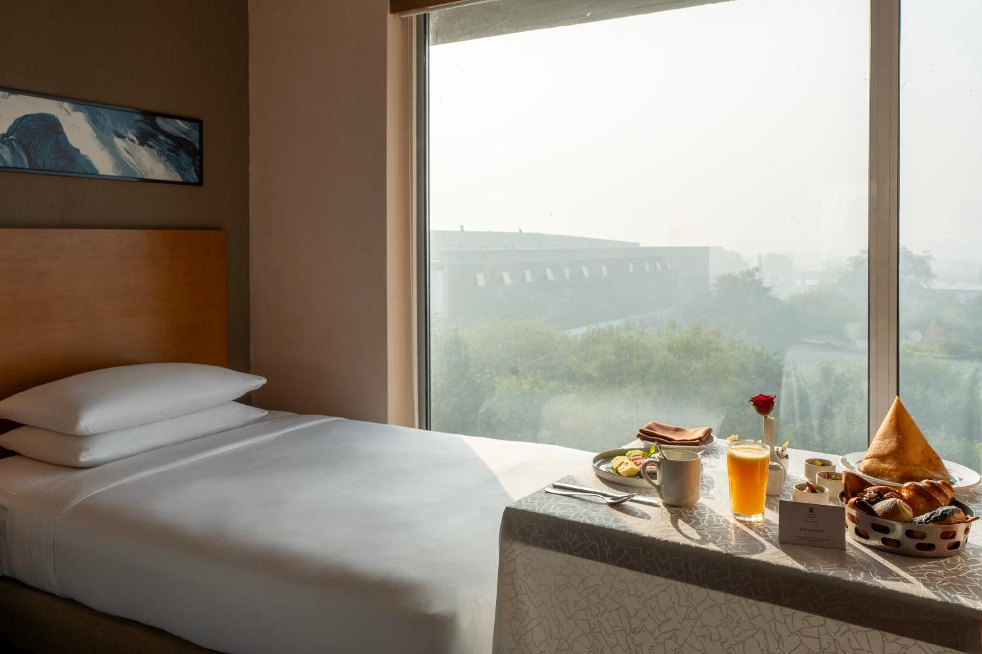 Hyatt Place Gurgaon Udyog Vihar Esterno foto A room at the hotel