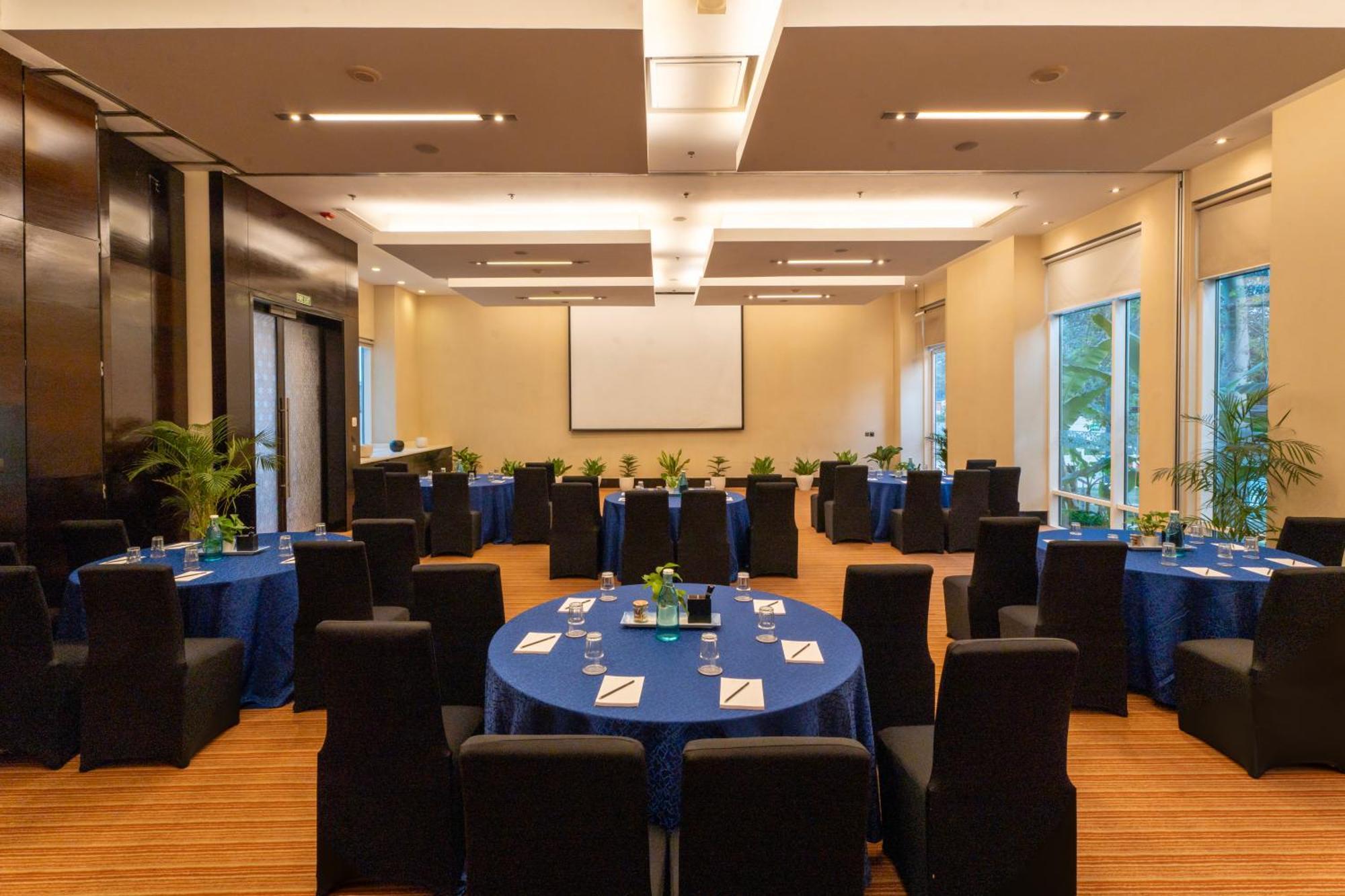 Hyatt Place Gurgaon Udyog Vihar Esterno foto Meeting room