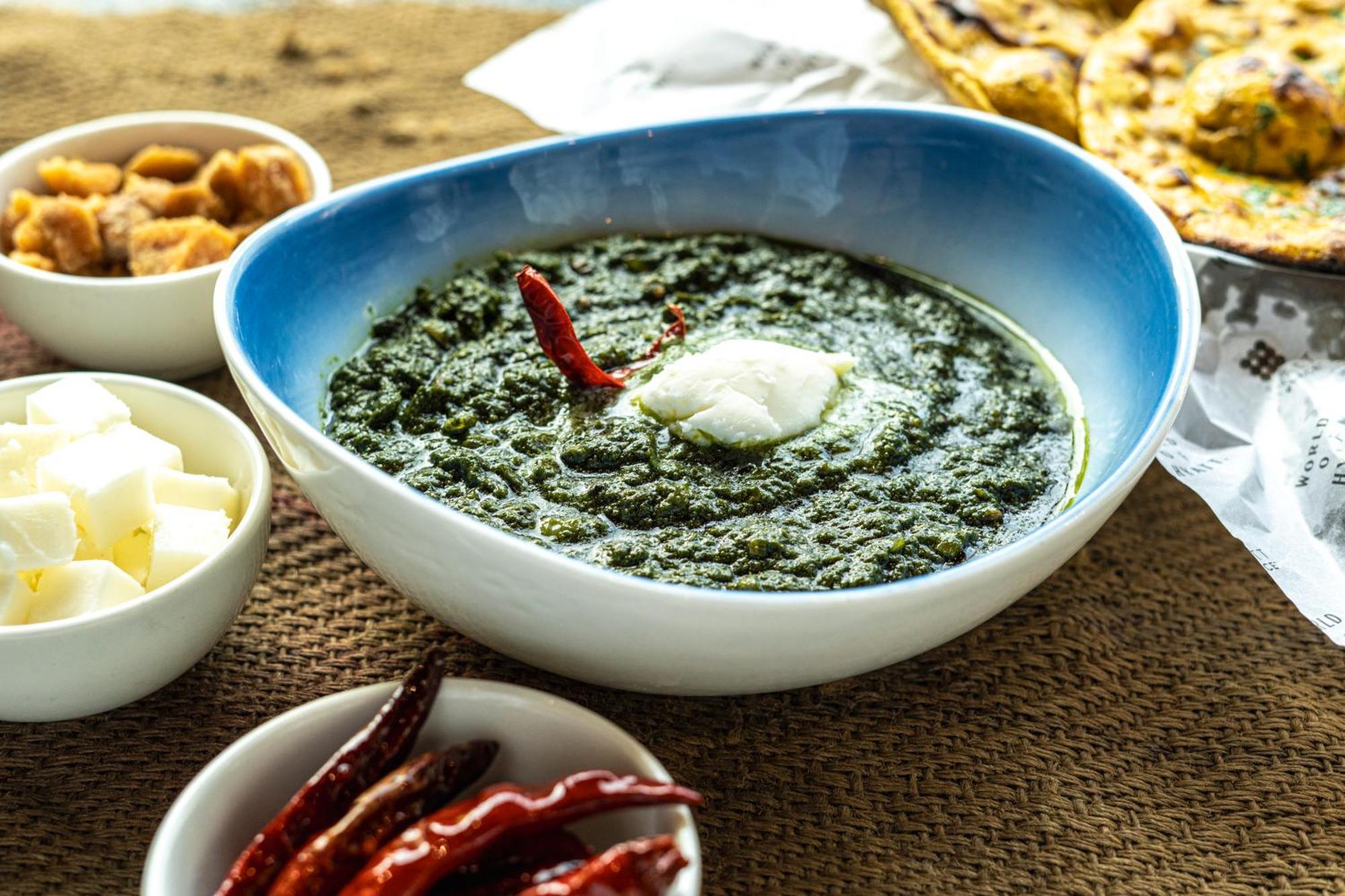Hyatt Place Gurgaon Udyog Vihar Esterno foto Palak paneer